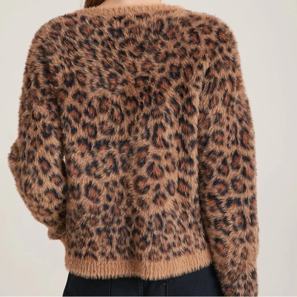 Bella Dahl - Crew Neck Sweater in Golden Leopard size Small Fuzzy slight crop - Picture 2 of 8